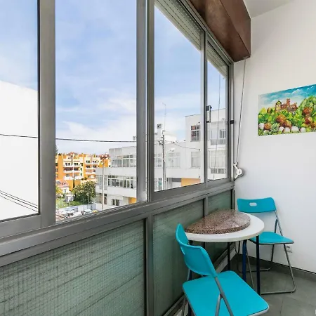 Flores Apartment *